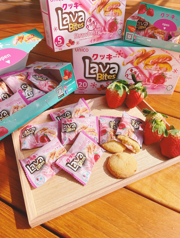 Lava Bites Strawberry Cookies